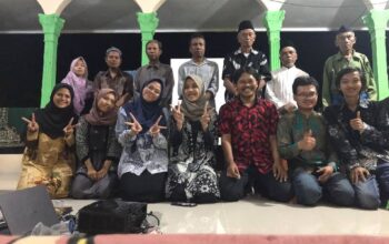 Mahasiswa KKN Kerjasama UIN SGD Bandung dan Kelompok UIN SUKA 416 Sosialisasi Siklus 3 Program Sisdasmas Pada Warga Desa Kalentambo