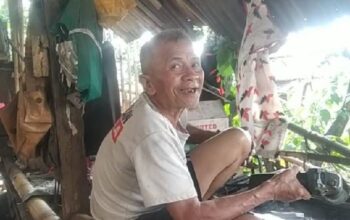 Pandai Besi Tua yang Menolak Tua, Bekerja dari Pagi Sampai Senja