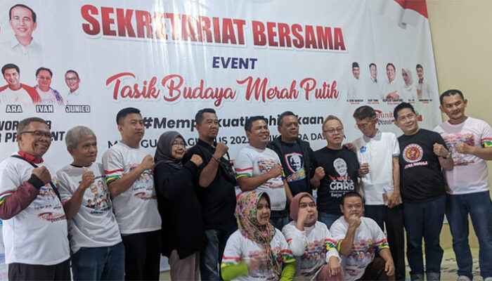 Komunitas Tasik Peduli Budaya Kenalkan Ganjar Lewat Aksi Makan Bakso Gratis 2000 Paket