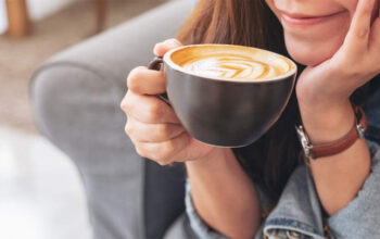 Menjelajahi Mitos dan Fakta seputar Dampak Minum Kopi terhadap Berat Badan
