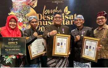 Bupati Tasikmalaya Raih Penghargaan Desa Wisata