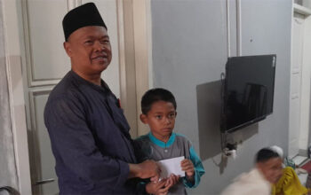 Jumat Berkah, LSM PADI Santuni Puluhan Fakir Miskin dan Anak Yatim di Tasikmalaya