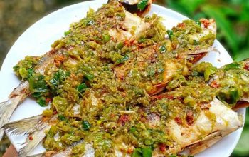Ikan Balado Cabai Hijau: Menu Olahan Ikan yang Menggugah Selera Keluarga