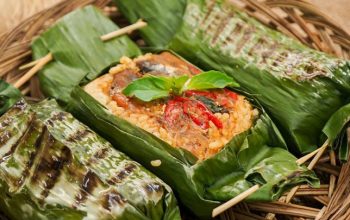 Menggoda Lidah dengan Kelezatan Nasi Bakar, Resep dan Cara Pembuatannya