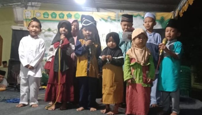 Bersemangat Malam Isra Mi’raj, Tradisi Nadoman dan Hadroh Warnai Desa Panulisan