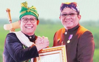 Komitmen Pemda Atasi Penyakit Tropis Terabaikan, Bupati Ade Terima Sertifikat Eliminasi Filariasis