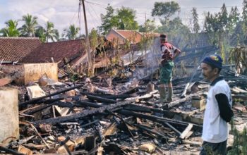 Tragisnya Kebakaran di Kampung Cipari, Rumah dan Simpanan Gabah Ludes Dilalap Api