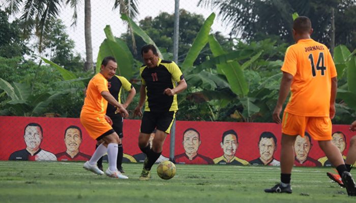 Gebyar Hari Bhayangkara ke-78, Aksi Seru Polres Tasikmalaya dan Jurnalis di Lapangan Mini Soccer