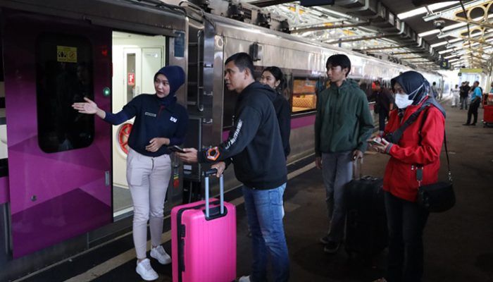 Libur Panjang Tiba, PT KAI Daop 2 Bandung Luncurkan KA Tambahan Bandung-Solobalapan, Cek Jadwalnya!