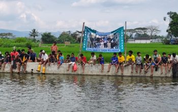 Ivan Dicksan Hadir di Ngubyag Balong, Warga Kampung Depok Sambut Meriah!