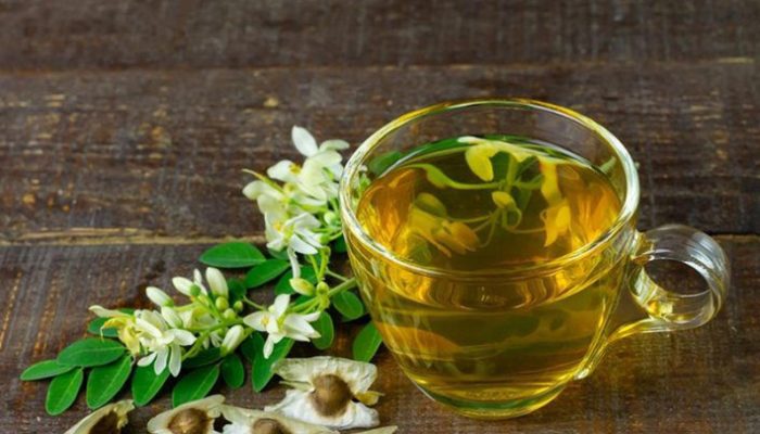 Rutin Minum Teh Daun Kelor, Apakah Aman dan Apa Saja Manfaatnya?