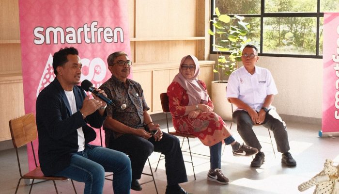 Smartfren Dorong Usaha Bandung Barat Go Digital Melalui Teman UMKM 