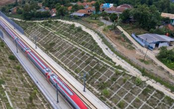PT KCIC Tunda Perjalanan Whoosh Usai Gempa, Tiket Dikembalikan 100%