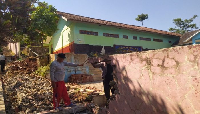 Disdik Bandung Barat Pastikan KBM di SDN Tipar Tak Terganggu Pasca Gempa Sukabumi