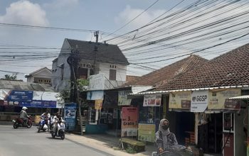Tiang dan Kabel Internet Ilegal Semakin Semrawut, DPUTR Tasikmalaya Siap Bertindak