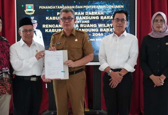 Perda RTRW Bandung Barat Akhirnya Rampung Setelah 7 Tahun