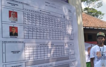 Cetak Sejarah, Ia Solihat Perempuan Pertama di Posisi Ketua RW