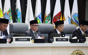 Rapat Paripurna DPRD Jabar, Penetapan Propemperda 2025 dan Pelantikan Syahrir sebagai Anggota Baru