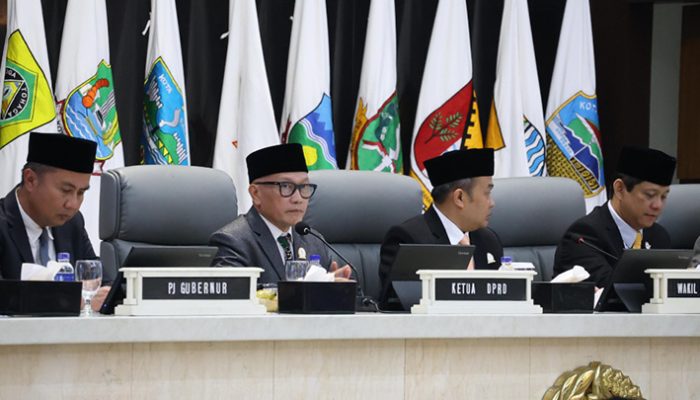 Rapat Paripurna DPRD Jabar, Penetapan Propemperda 2025 dan Pelantikan Syahrir sebagai Anggota Baru