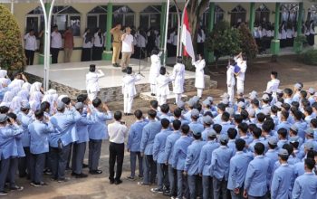 Pj. Wali Kota Cimahi Motivasi Siswa MAN 1, Siap Jadi Generasi Emas 2045