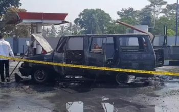 Ledakan di SPBU Tasikmalaya! Mobil Kijang Hangus Terbakar, Pemilik Alami Luka Bakar