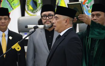 Syahrir Resmi Dilantik, Fokus Perjuangkan Akses Kesehatan dan Pendidikan di Jawa Barat