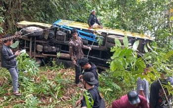 Truk Tergelincir Masuk Jurang di Tanjakan Curam Bojonggambir, Sopir Selamat Meski Kabin Rusak Parah
