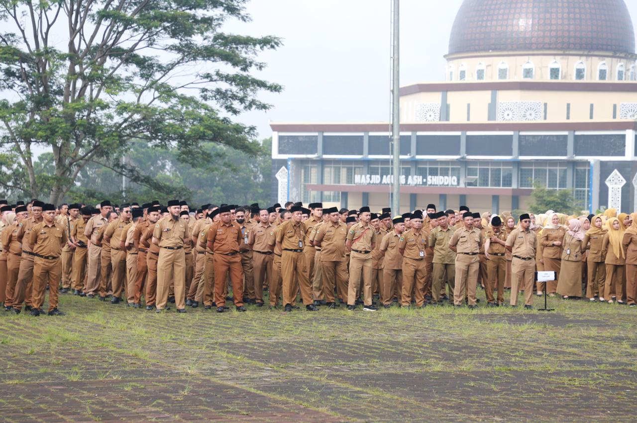 Pj Bupati Bandung Barat minta ASN layani masyarakat dengan sepenuh hati