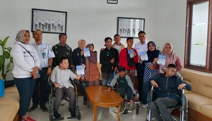 Rangkaian HDI 2024, ION Pasang Wifi Gratis Bagi Tunadaksa di Kota Tasikmalaya