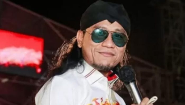 Gus Miftah Borong Dagangan dan Balas Kritik dengan Doa