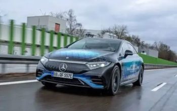 Teknologi Masa Depan! Mercedes-Benz Uji Baterai Solid-State pada EQS