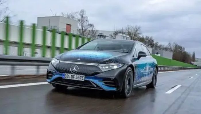Teknologi Masa Depan! Mercedes-Benz Uji Baterai Solid-State pada EQS