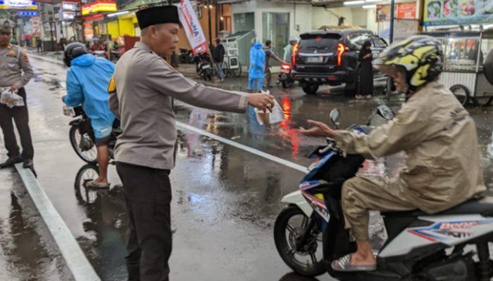 Polres Tasikmalaya Pererat Hubungan dengan Media Lewat Buka Puasa Bersama dan Berbagi Takjil