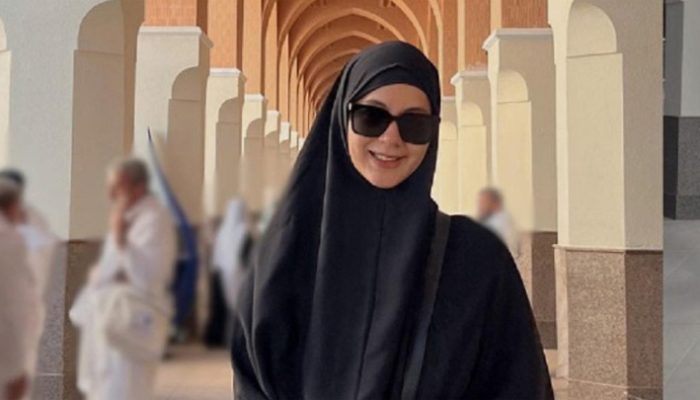 Resmi Cerai, Paula Verhoeven Ungkap Pesan Menyentuh dari Tanah Suci