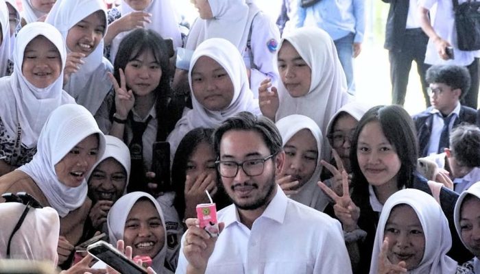 2.000 Siswa di KBB Ikuti Kegiatan Minum Susu dan Makan Telur Bersama dalam Rangka HUT ke-18