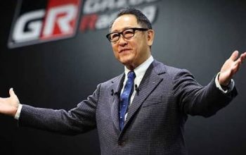 Bos Toyota Klaim Mobil Hybrid Lebih Ramah Lingkungan dari BEV