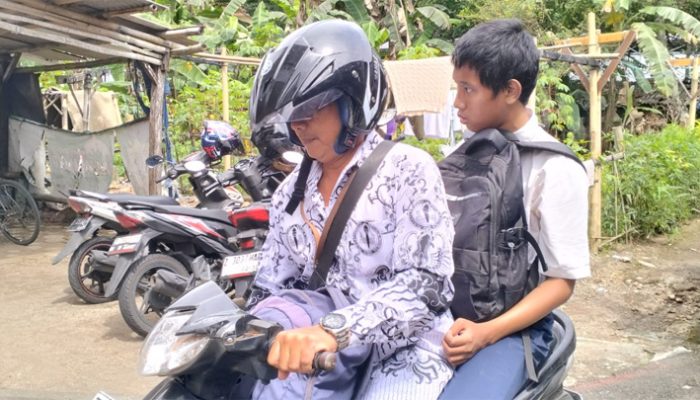 Tiga Dekade Mengabdi, Kisah Dedi Supriatna, Guru Sukwan yang Jadi Rumah bagi Anak Berkebutuhan Khusus