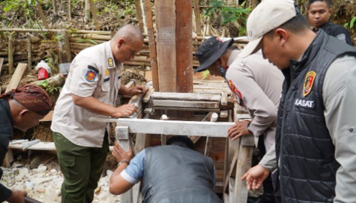 Penambangan Ilegal di Blok Cipanawar Disegel, Polres Tasikmalaya Tutup 43 Lubang Tambang Emas Ilegal di Salopa