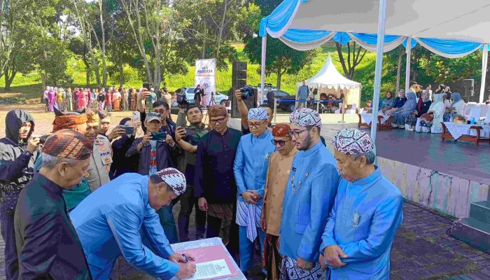 Asep Dendih Apresiasi Dedikasi Guru pada Momentum Hari Guru Nasional 2025