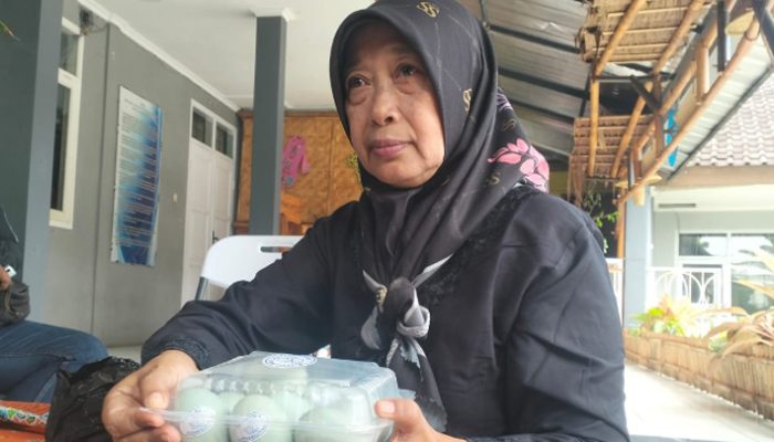 Semangat Kartini Masa Kini, Guru SLB di Tasikmalaya yang Tetap Mengabdi Meski Sudah Pensiun