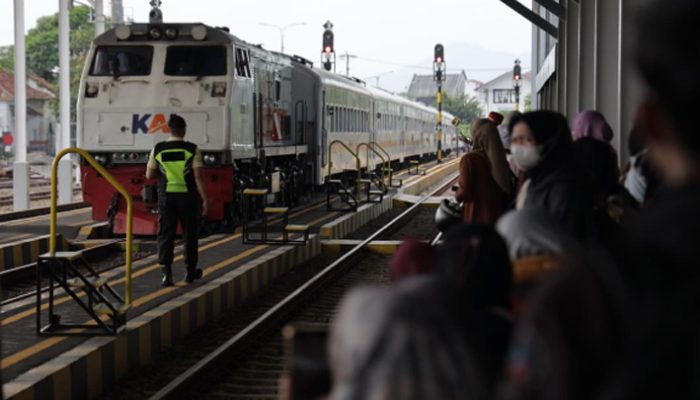 Angkutan Lebaran 2026, Mobilitas Penumpang di Daop 2 Bandung Tembus 870 Ribu Orang