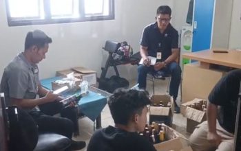 Polres Tasikmalaya Bongkar Gudang Miras Ilegal di Taraju, Seribu Botol Disita