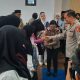 Humanis! Serdik Sespimma Polri Angkatan 75 Bagikan Sembako dan Perlengkapan Sekolah