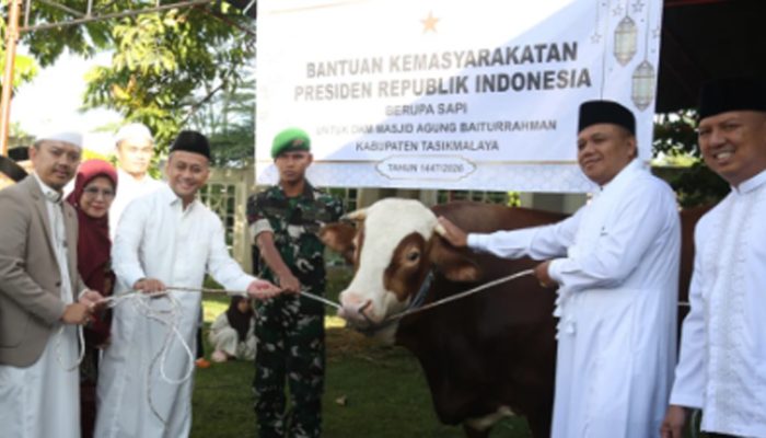 Salat Id Bersama Warga, Bupati Tasikmalaya Ajak Perkuat Semangat Berbagi