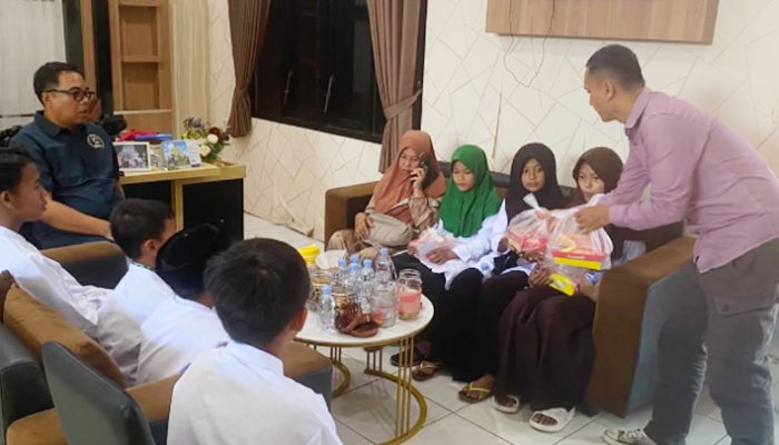 Tak Hanya Tangani Kriminalitas, Satreskrim Polres Tasikmalaya Berbagi Santunan ke Panti Asuhan