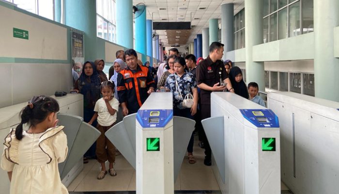 Tarif Mulai Rp5.000, Penumpang Stasiun Araskabu Terus Bertambah