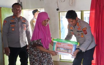 Polres Tasikmalaya Bantu Keluarga Dua Nelayan yang Tewas Dihantam Gelombang Pantai Sindangkerta
