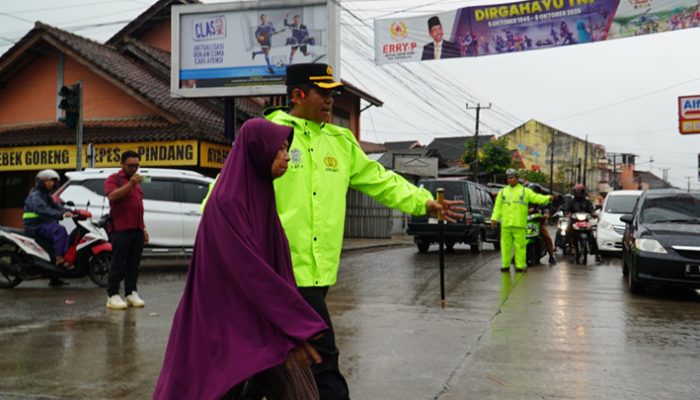 Cegah Kecelakaan di Jam Sibuk, Kapolres Tasikmalaya Pimpin Gatur Pagi